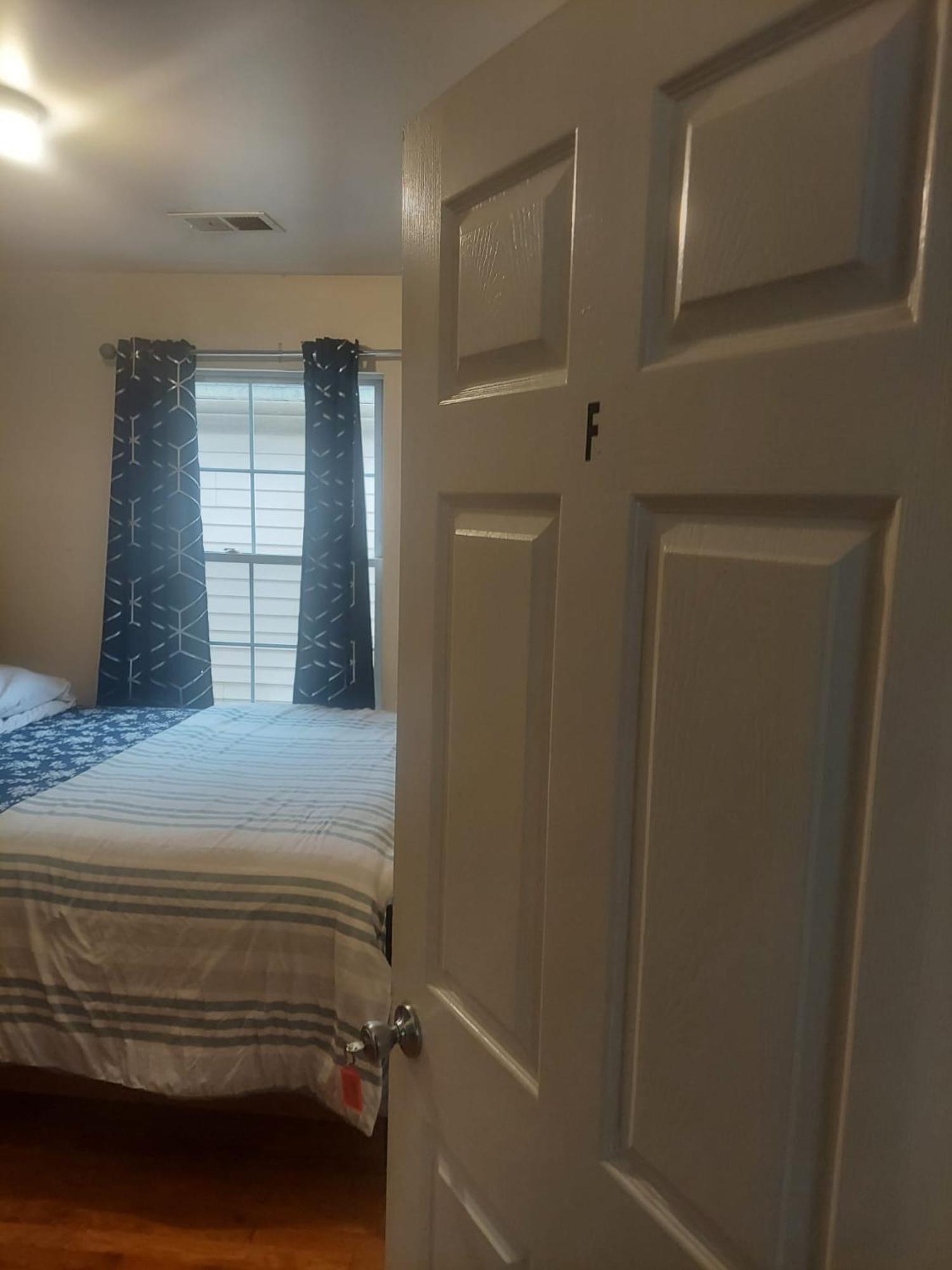 Crystal Room 1 Guest House Near 12Mins To Ewr Airport / Prudential / Njit / Penn Station Newark Buitenkant foto