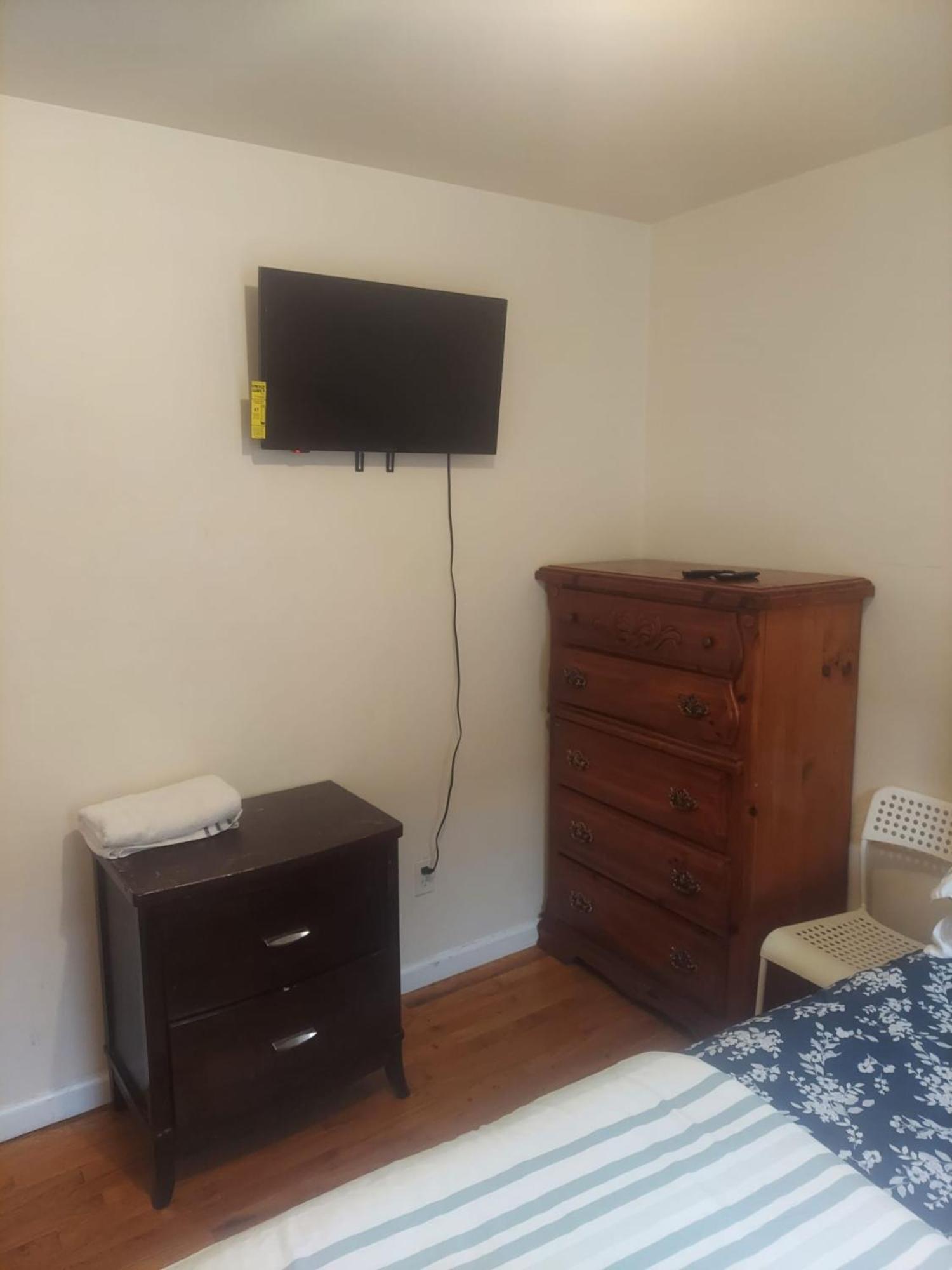 Crystal Room 1 Guest House Near 12Mins To Ewr Airport / Prudential / Njit / Penn Station Newark Buitenkant foto